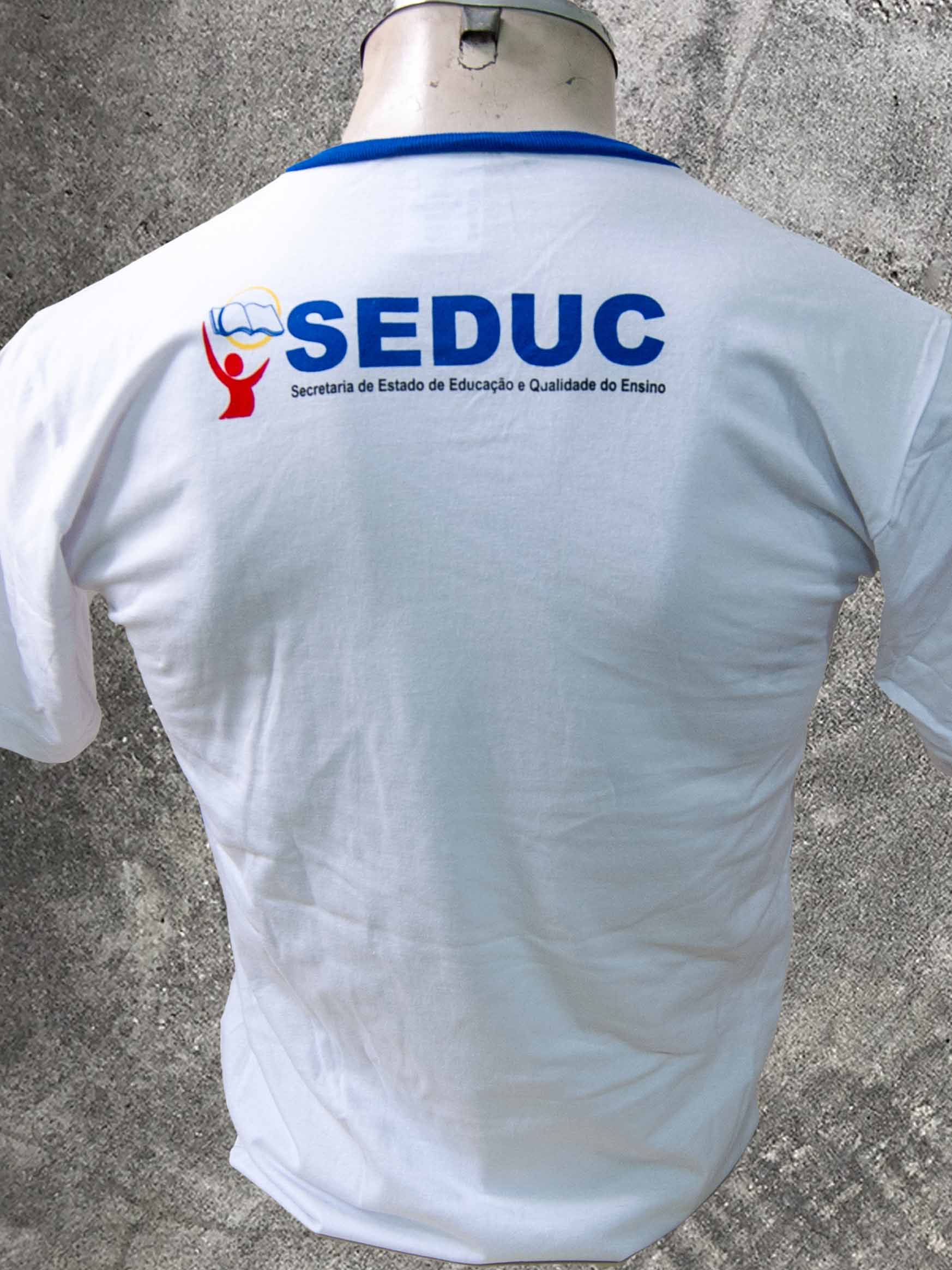 Costas de camisa branca SEDUC